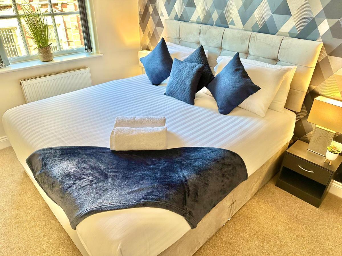 A Stylish Retreat - Super King Bed - Heart Of Town Centre - 5 Mins Stroll To Beach Борнмут Экстерьер фото
